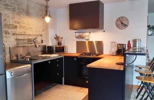 Verines House | Gîte rural 3 épis (ears of corn) 20 minutes from La Rochelle, the beaches and the Marais Poitevin.