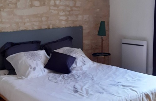 Verines House | Gîte rural 3 épis (ears of corn) 20 minutes from La Rochelle, the beaches and the Marais Poitevin.