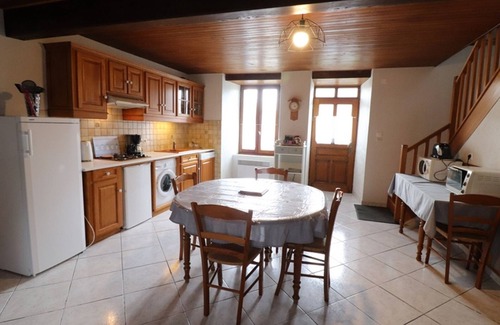 Saint-Etienne-de-Chomeil Cottage | Gite Saint-Étienne-de-Chomeil, 2 bedrooms, 4 persons