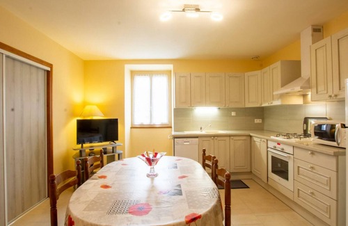 Saint-Crepin-et-Carlucet Cottage | Gite Saint-Crépin-et-Carlucet, 2 bedrooms, 5 persons