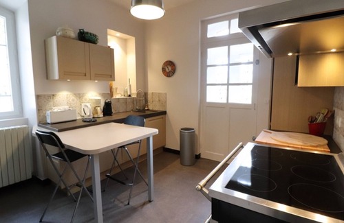 Saint-Flour Cottage | Gite Saint-Flour, 6 bedrooms, 11 persons