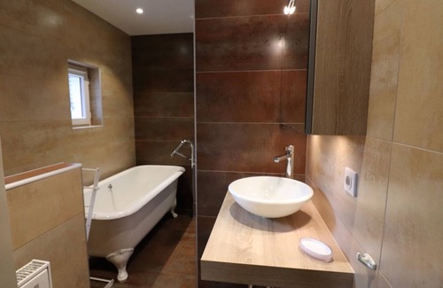 Saint-Flour Cottage | Gite Saint-Flour, 6 bedrooms, 11 persons