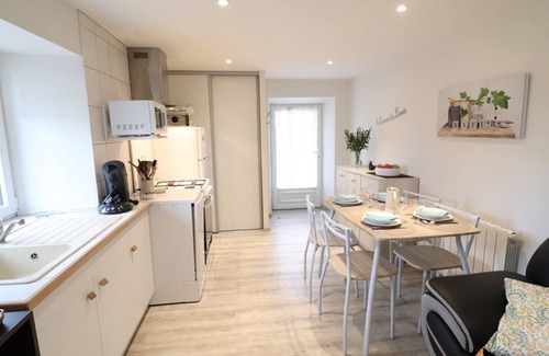 Teissieres-de-Cornet Cottage | Gite Teissières-de-Cornet, 2 bedrooms, 4 persons