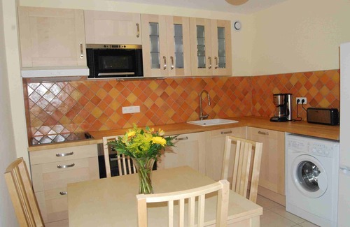 Generac Cottage | GITE with air conditioning, swimming pool and enclosed parking