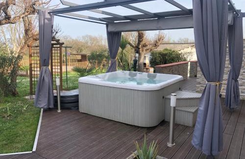 Auvillar Bed & Breakfast | Gites de Marchet