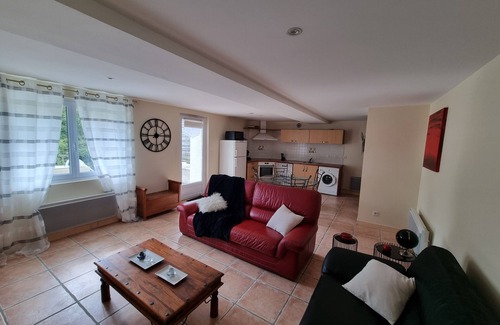 Archigny House | Gites "Merlinite