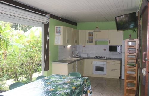 Sainte-Rose House | Gites "villa bagatelle" * 4/8 pers with swimming pool and SPA