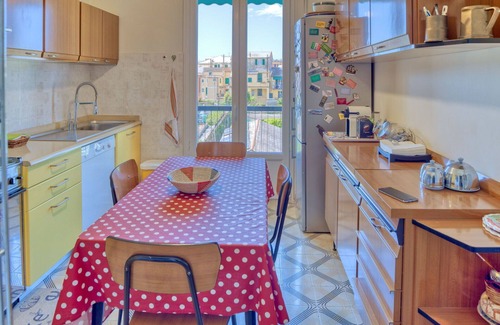 Levanto Apartment | Giulia 2, Levanto - for 4, in centre, 5 minutes from beach and station to Cinque Terre