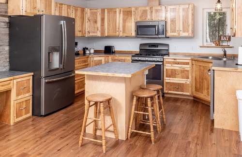 Butte House | Glacial Mountain Grove- a beautiful get-away!