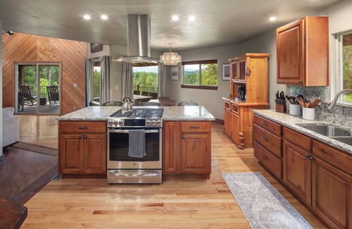 Whitefish House | Glacier Gateway Lodge - Luxury 6BR Glacier NP with River Views - FULLY LOADED!
