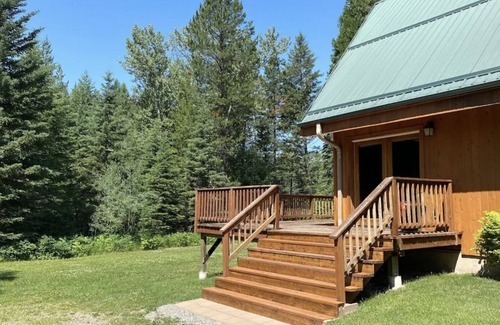 Libby Cabin | Glacier Getaway ~ Private & Cozy Cabin Minutes from GNP West Entrance