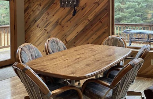 Libby Cabin | Glacier Getaway ~ Private & Cozy Cabin Minutes from GNP West Entrance
