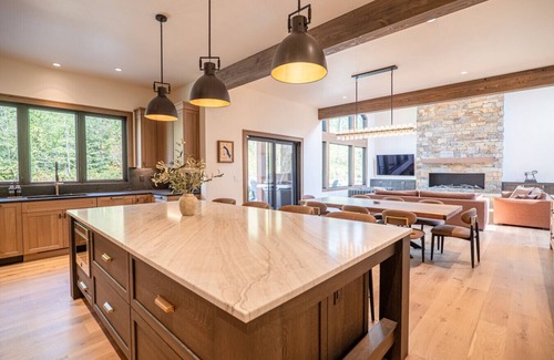 Whitefish House | Glacier Lodge Sleeps 18 Luxury Retreat on Whitefish Mountain 5 King Bedrooms