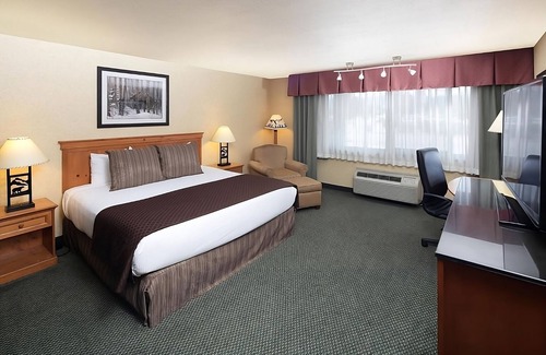 Kalispell Hotel | Glacier National Park Adventure! Indoor Pool, Pets Allowed, FREE Parking!
