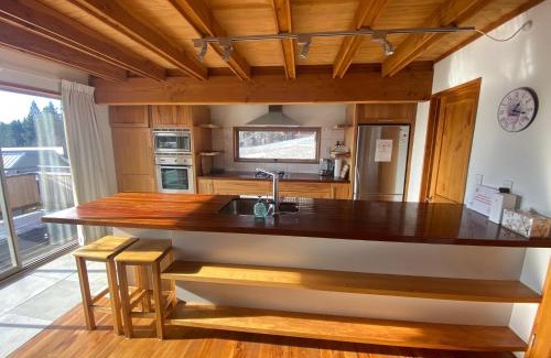 Lake Tekapo Villa | Glacier Rock Lakeview House
