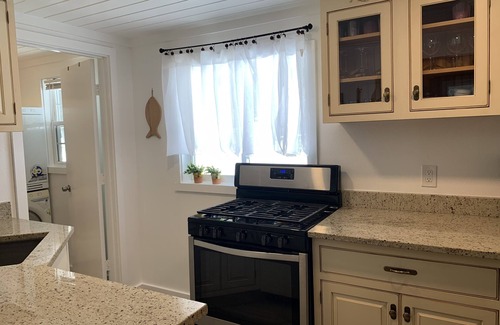 North Sebago Cottage | Glamorous cottage-glamping at Sebago Lake