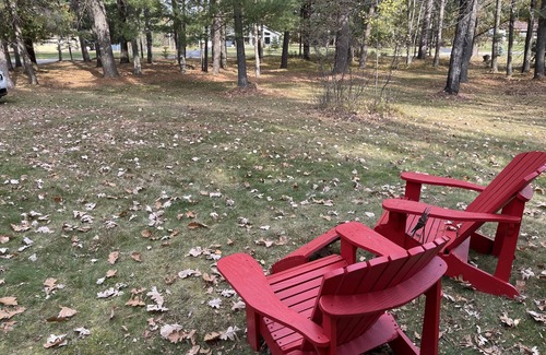 Longville House | Glamp in Style! Fish 10 Lakes/10 Miles! Cozy Camper 2 blocks to town & lake!