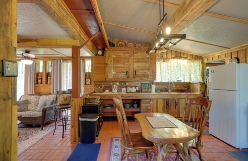 Lutz Cabin | Glamping-Style Cabin on 20-Acre Farm Near Lutz!