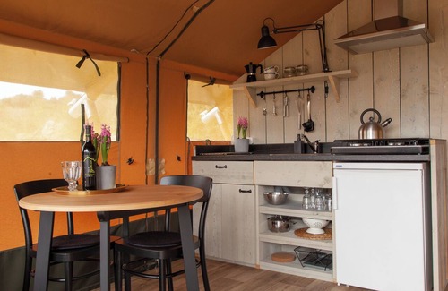 Tarbena Ski Chalet | Glamping 'Tienda De Safari ' with Private Terrace and Wi-Fi