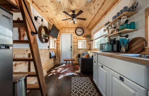 Woodland Park House | Glamping Under the Stars | Firepit, BBQ & Views