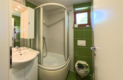 Donja Voca Apartment | Glamping Volčji tabor - zavetje tišine sredi gozda