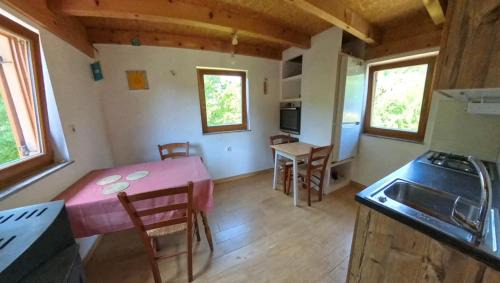 Donja Voca Apartment | Glamping Volčji tabor - zavetje tišine sredi gozda