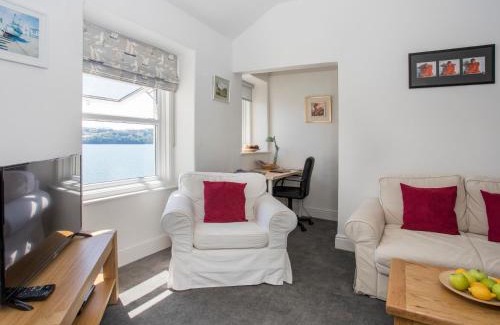 Menai Bridge House | Glan Dwr Bach