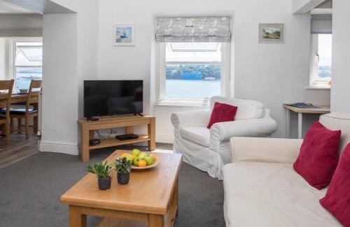 Menai Bridge House | Glan Dwr Bach
