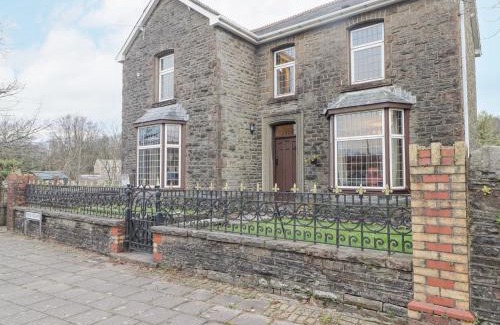 Ystradgynlais House | Glan Yr Afon