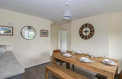 Gwystre House | Glandwr House