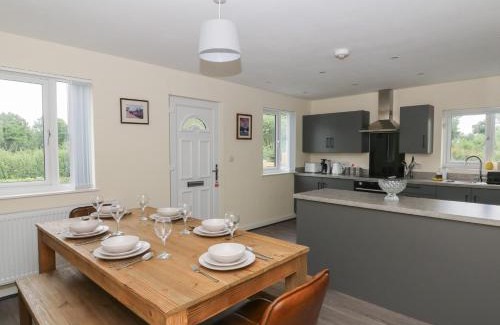 Gwystre House | Glandwr House