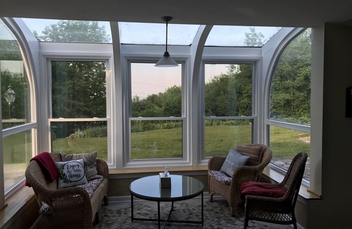 Gilford House | Glass House Getaway- 3 Minutes to Gunstock & Pet Friendly!