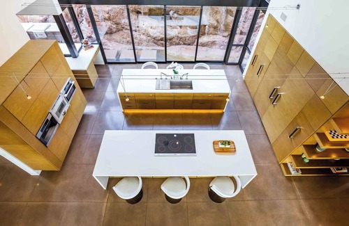 Red Rock North House | Glass Walls, Mountain Trails & Infinity Views—A Bold Retreat on Camelback