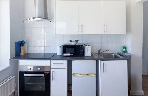 Glastonbury Apartment | Glastonbury Studio - Tor View - Sleeps 2