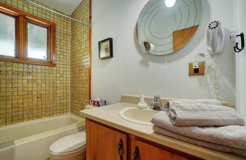 Sainte-Agathe-des-Monts Ski Chalet | Glazonki Cozy Chalet