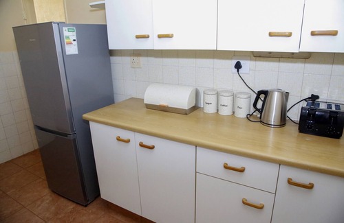 Kempton Park Apartment | Glen Avion Vacation Home less than 10 minutes from O.R Tambo airport