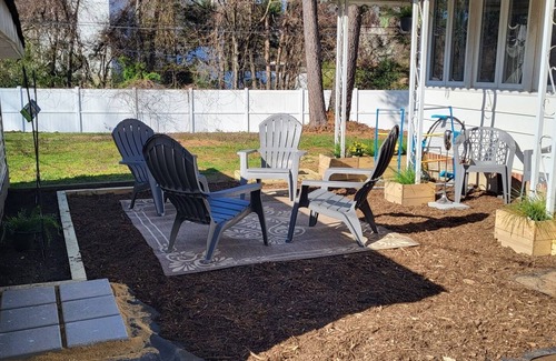 Glen Burnie House | Glen Burnie Escape - Pet friendly with easy access to multiple attractions.
