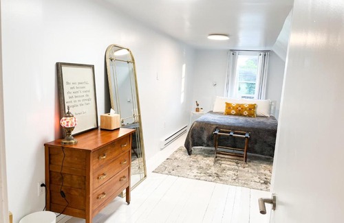 Glen Margaret House | Glen Margaret Lake Loft Guest House