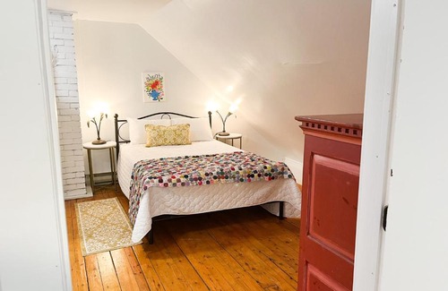 Glen Margaret House | Glen Margaret Lake Loft Guest House