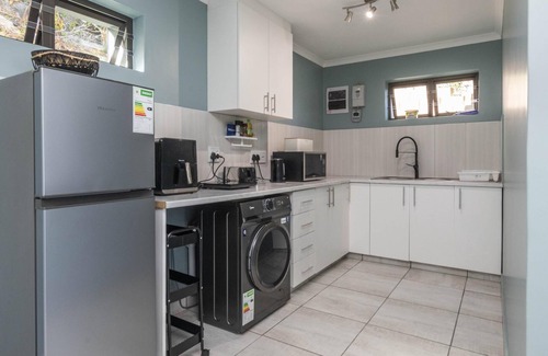 Fish Hoek Apartment | Glen Marine Sea & Mountain Stay