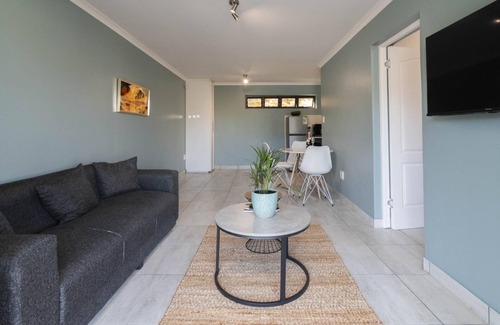 Fish Hoek Apartment | Glen Marine Sea & Mountain Stay