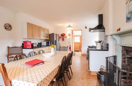 Aviemore Cottage | GLENCANISP, family friendly, with open fire in Aviemore