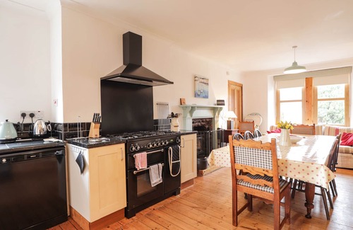 Aviemore Cottage | GLENCANISP, family friendly, with open fire in Aviemore