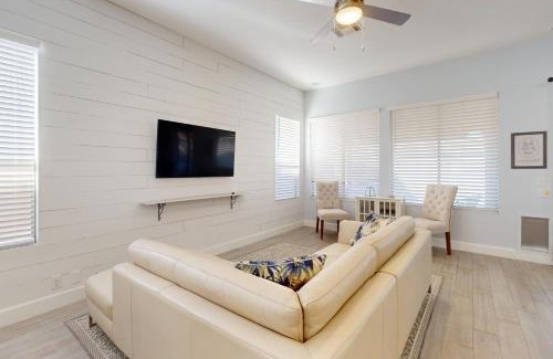 Arrowhead Ranch House | Glendale Getaway