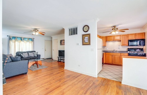 Glendale Heights House | Glendale Heights Home with Office and Backyard!