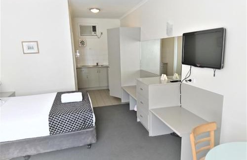 Glenelg Apartment | Glenelg beach gateway Studio Apartment
