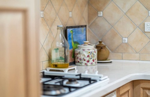 Glenelg House | Glenelg Beach Stylish 2 Story Townhouse Sea View