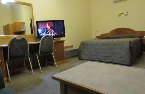 Glenelg North Hotel | Glenelg Motel