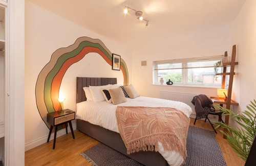 Leicester House | Glenfield House - Lovely 4 bedroom house with on street parking in Leicester
