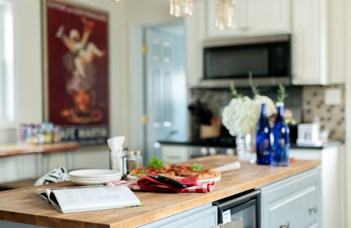 South Glens Falls House | Glens Falls walk to Downtown, nearby Saratoga & Lake George